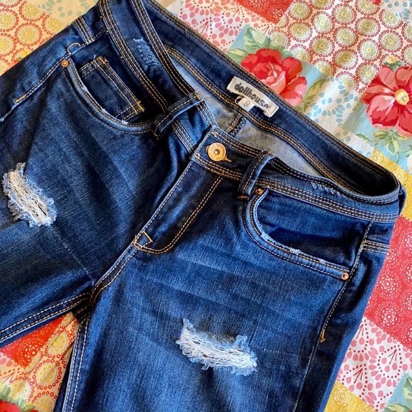 ๐ Dollhouse Distressed Skinny Roll Up Capris! - Picture 4 of 7